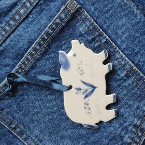 🐖 Delft Style Vintage Piggy Ceramic Ornament Olde Towne RUSS